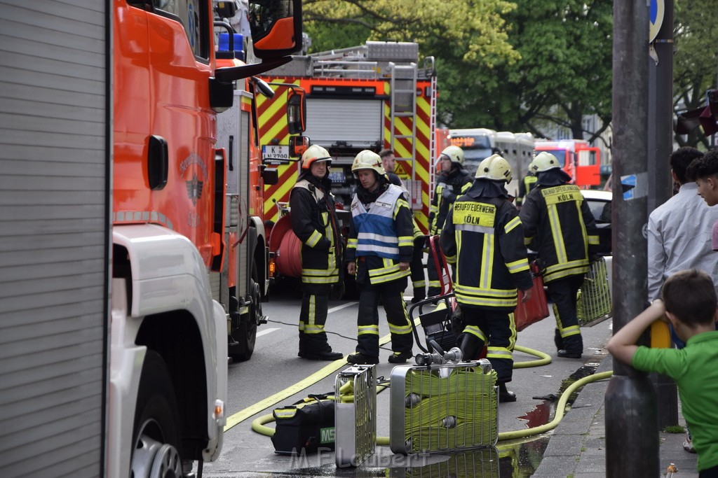 Feuer 2 Y Koeln Muelheim Bergisch Gladbacherstr P34.JPG - Miklos Laubert